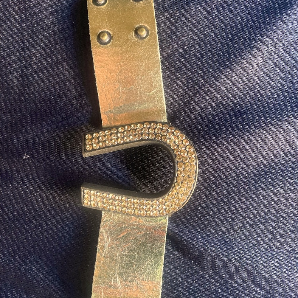 Leather strap snap cuff with horseshoe never worn